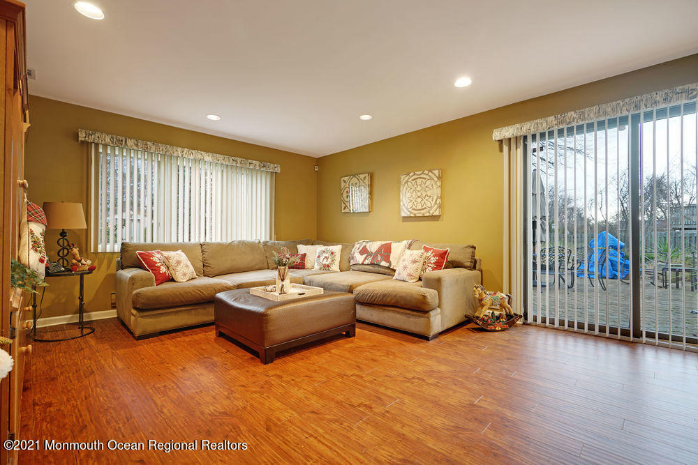 7 Fairview Road Marlboro, NJ 07746 - Photo 27 of 52 037_dsc02492-dsc02496
