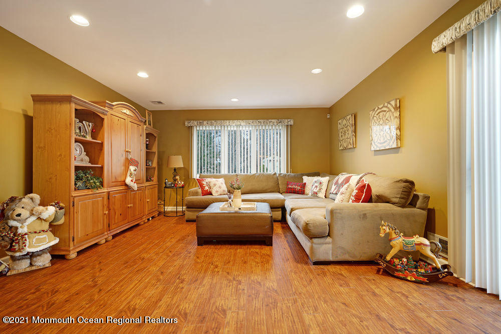 7 Fairview Road Marlboro, NJ 07746 - Photo 28 of 52 038_dsc02497-dsc02501