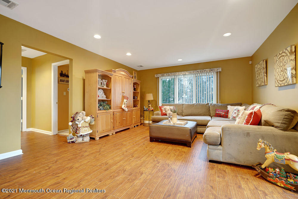 7 Fairview Road Marlboro, NJ 07746 - Photo 29 of 52 039_dsc02502-dsc02506