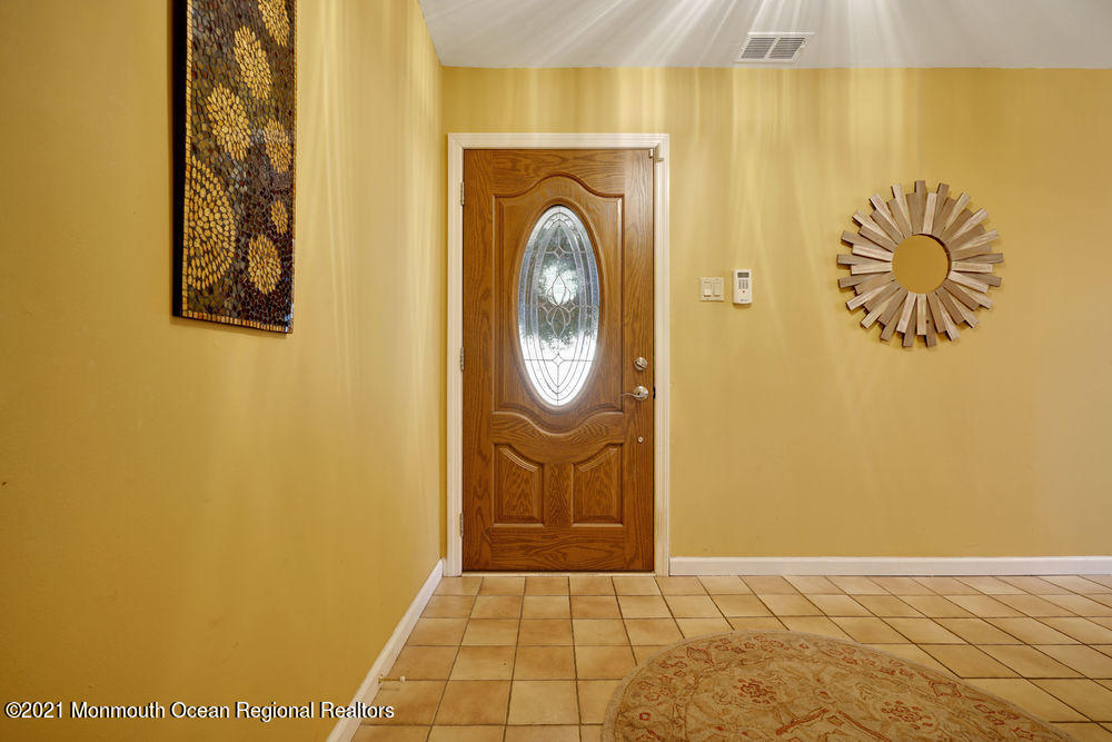 7 Fairview Road Marlboro, NJ 07746 - Photo 6 of 52 012_dsc02282-dsc02286
