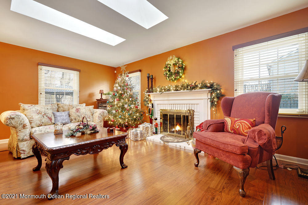 7 Fairview Road Marlboro, NJ 07746 - Photo 10 of 52 018_dsc02337-dsc02341