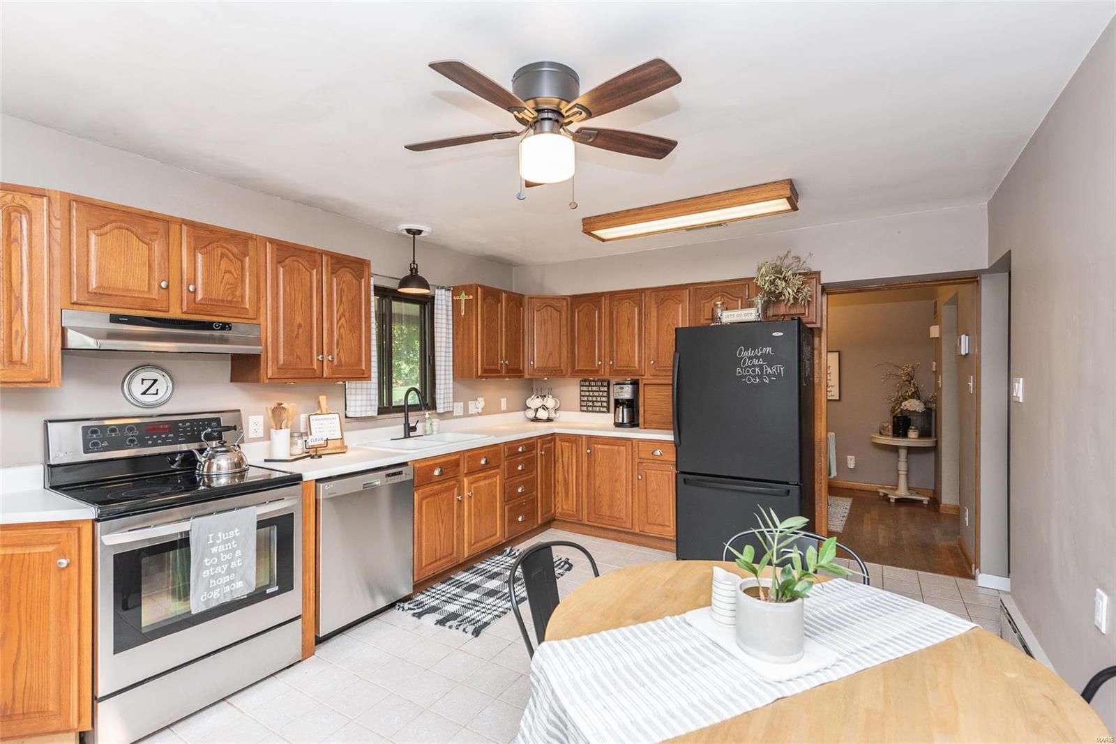 1702 Waverly Road Collinsville, IL 62234 - Photo 4 of 28 Gallery Image 4