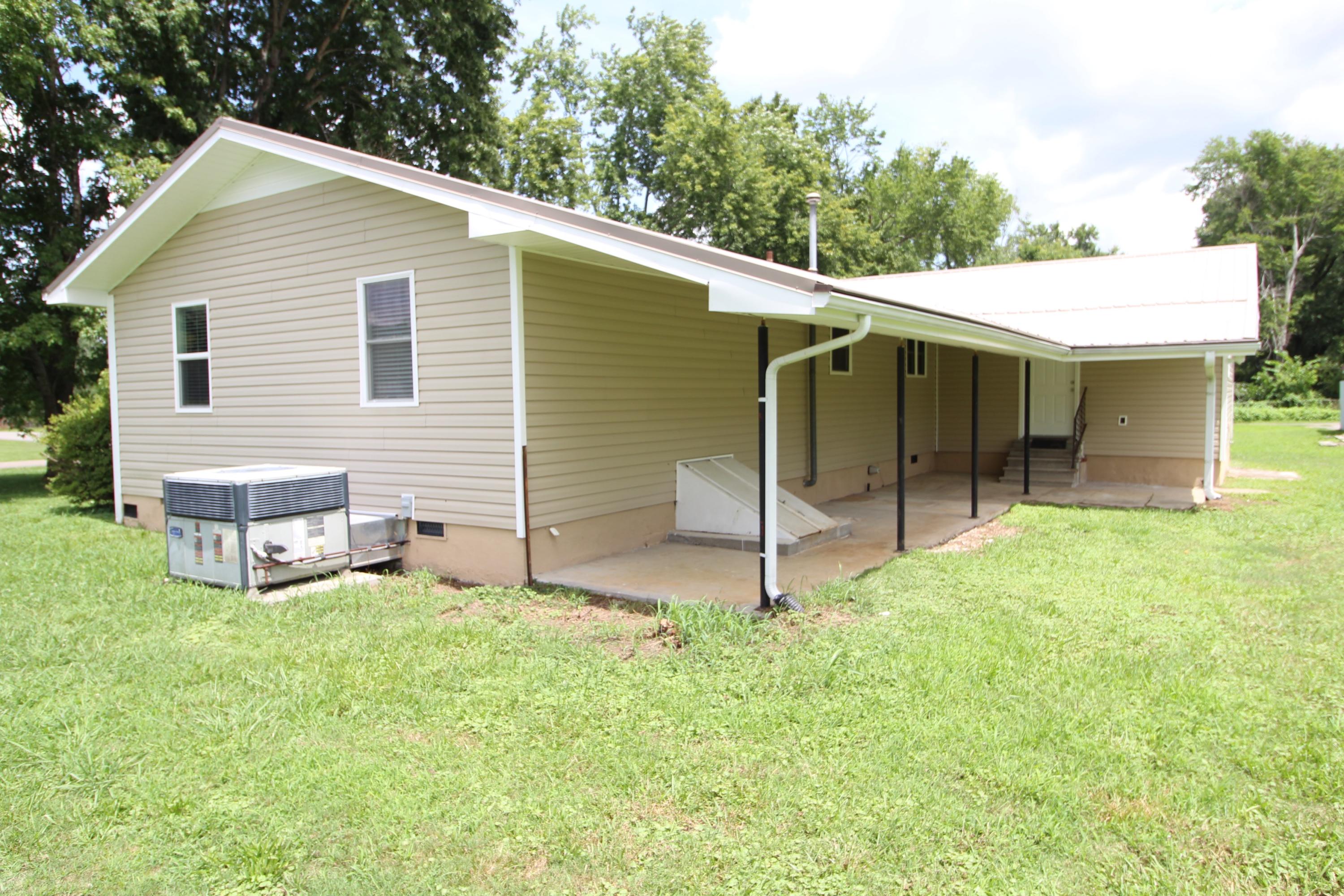 2809 Blythe Road Southeast Cleveland, TN 37323 - Photo 4 of 24 IMG_1379