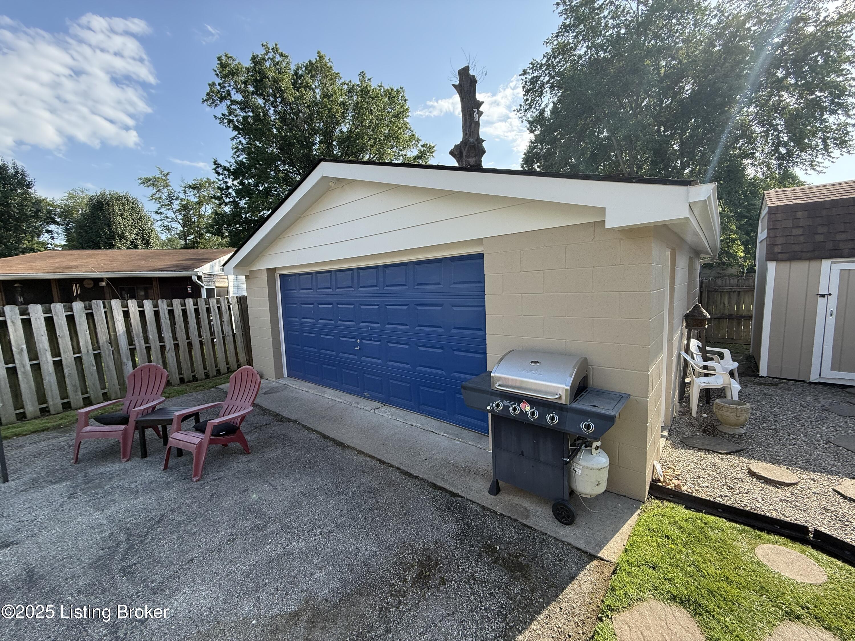 8600 James R Road Fairdale, KY 40118 - Photo 8 of 24 IMG_3994