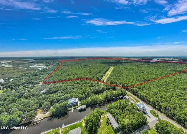 $8,800,000 | Discovery Bay Pass, Pass Christian, MS 39571