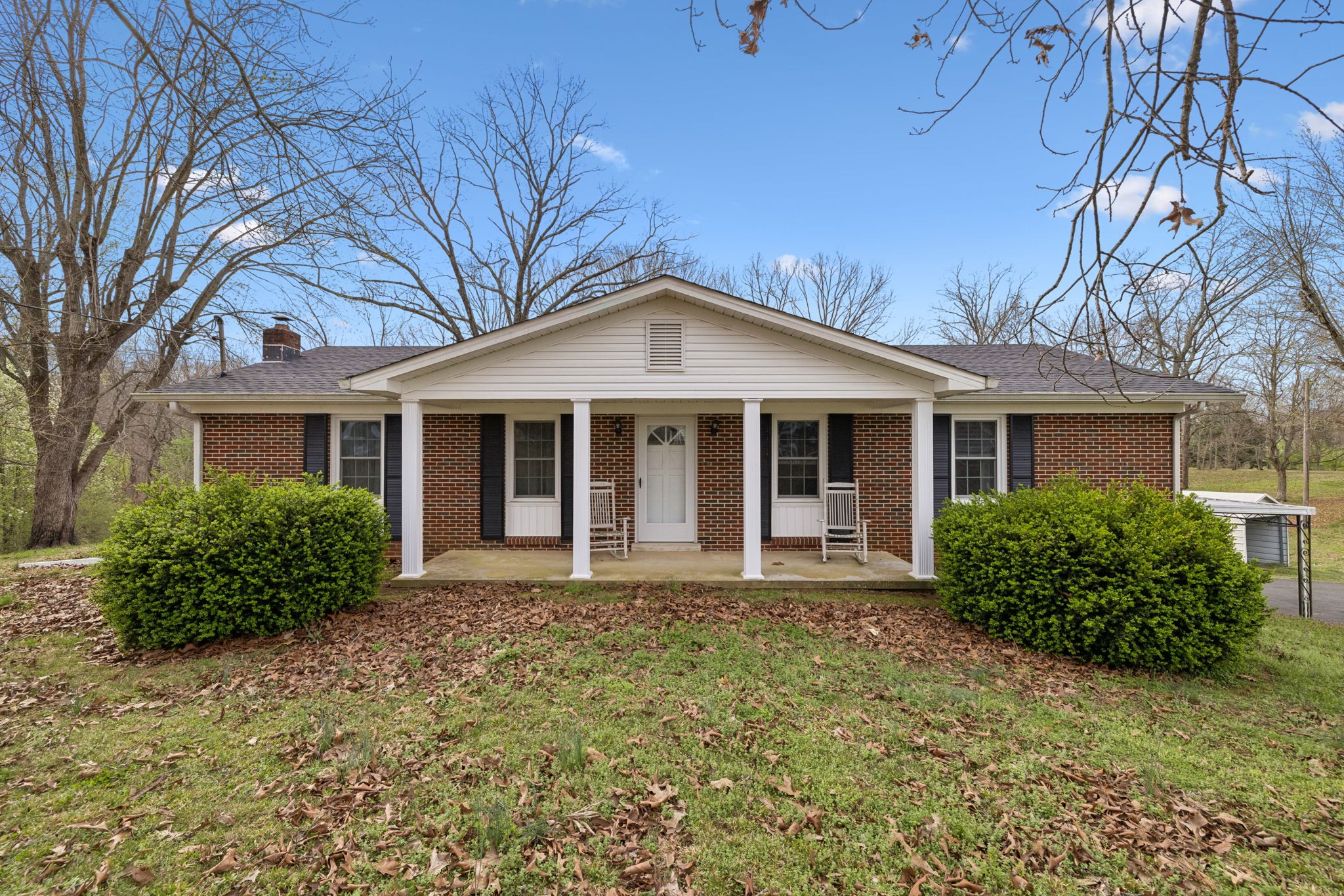 3335 Hill Town Road Santa Fe, TN 38482 - Photo 4 of 72 front view of a house with a garden