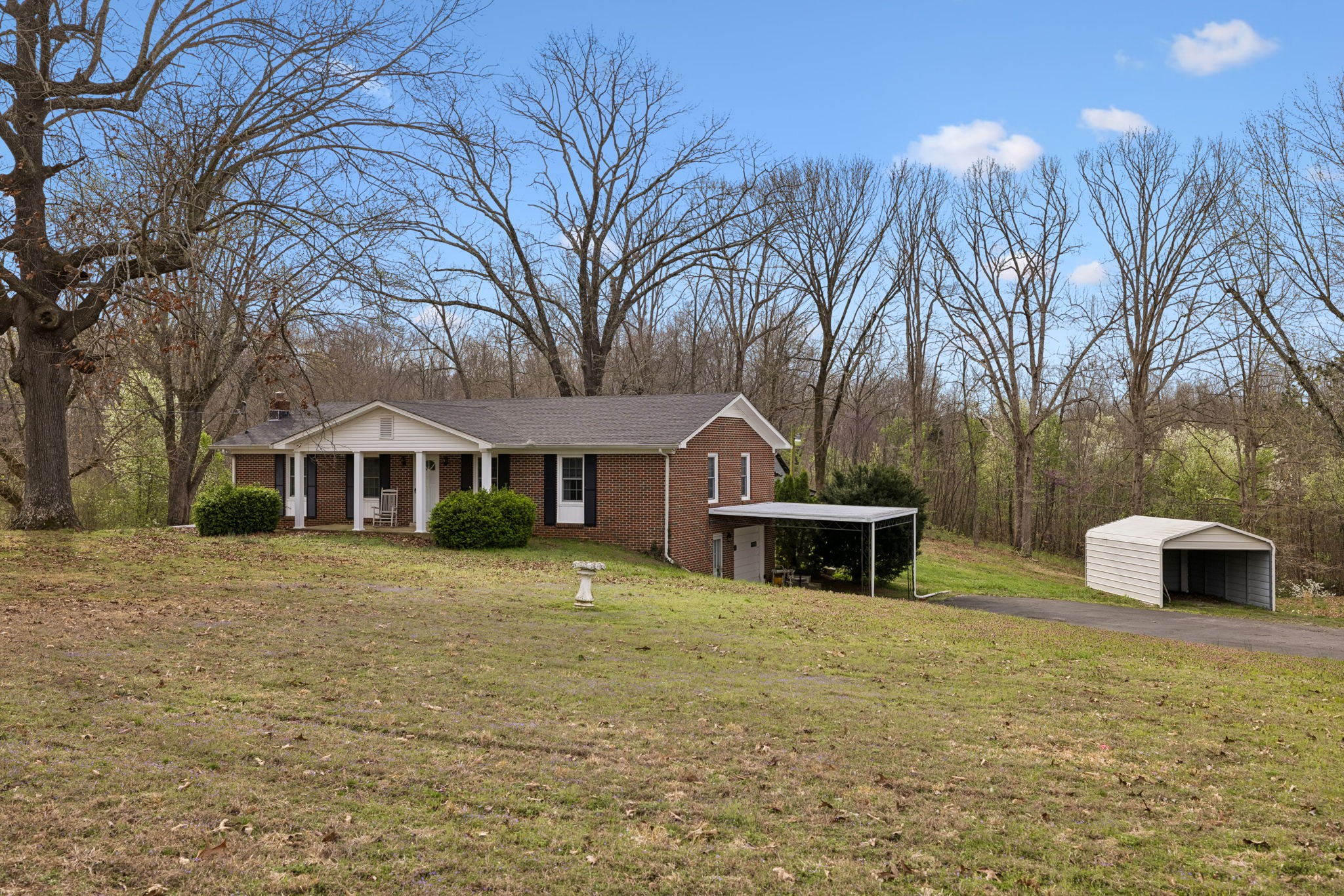 3335 Hill Town Road Santa Fe, TN 38482 - Photo 10 of 72 a front view of a house with a yard