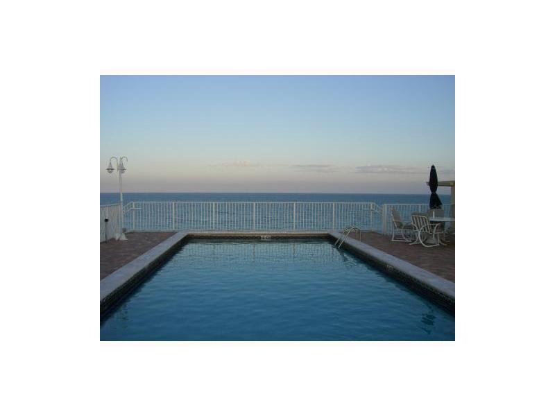 300 Oregon Street, Unit 403 Hollywood, FL 33019 - Photo 3 of 10 Swimming Pool/Hot Tub/Sauna