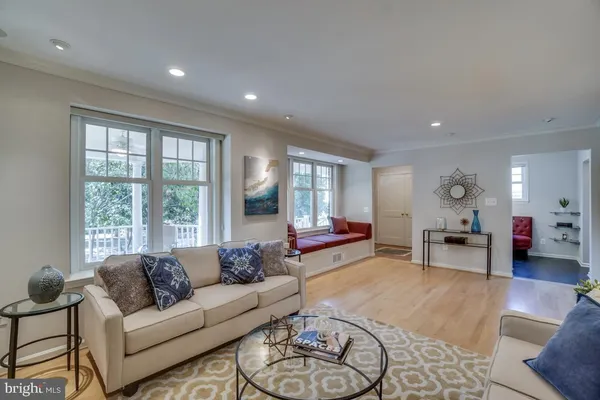 $7,000 | 629 20th Street South, Arlington, VA 22202