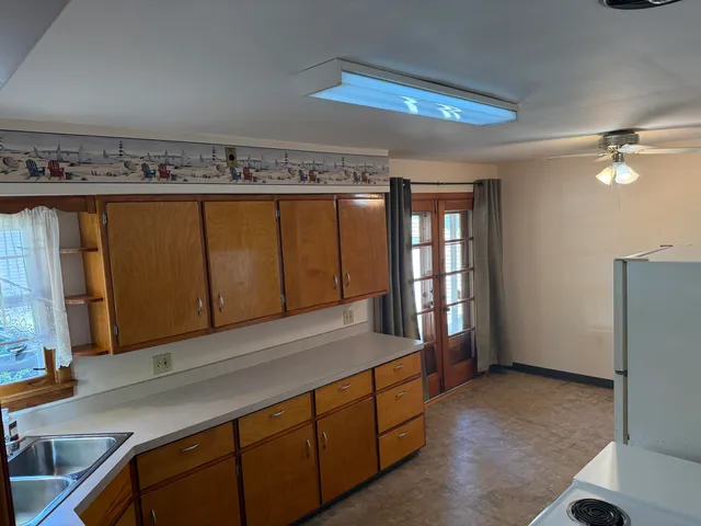 $315,000 | 805 Slayton Avenue, Grand Haven, MI 49417