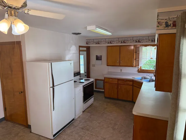 $315,000 | 805 Slayton Avenue, Grand Haven, MI 49417