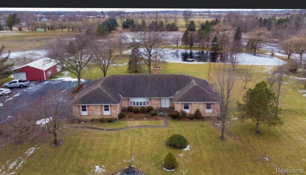 11255 Grafton Road Carleton, MI 48117 - Photo 2 of 27 IMG_E8416.JPG