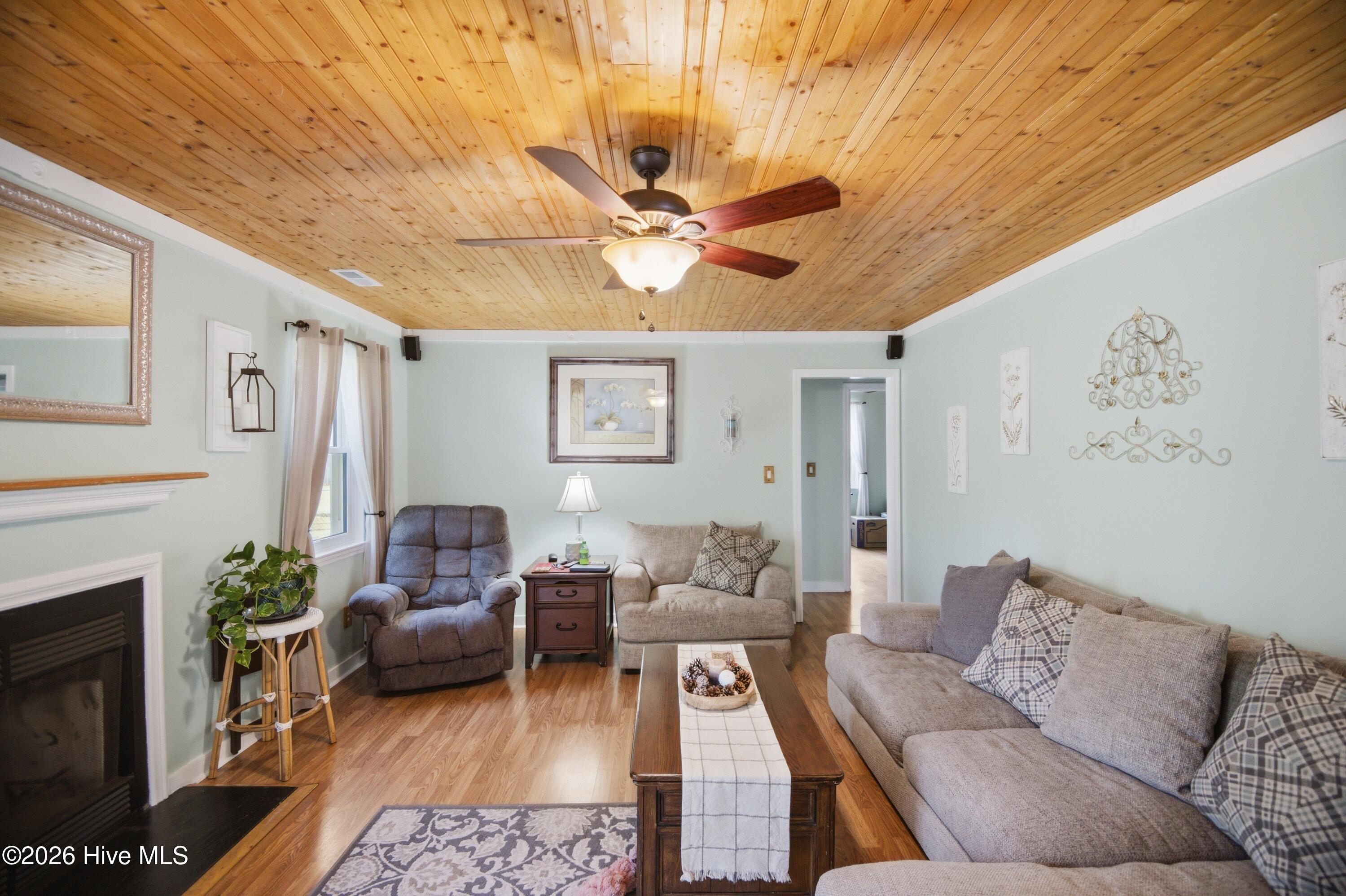 327 Running Road Jacksonville, NC 28546 - Photo 12 of 35 398A7170