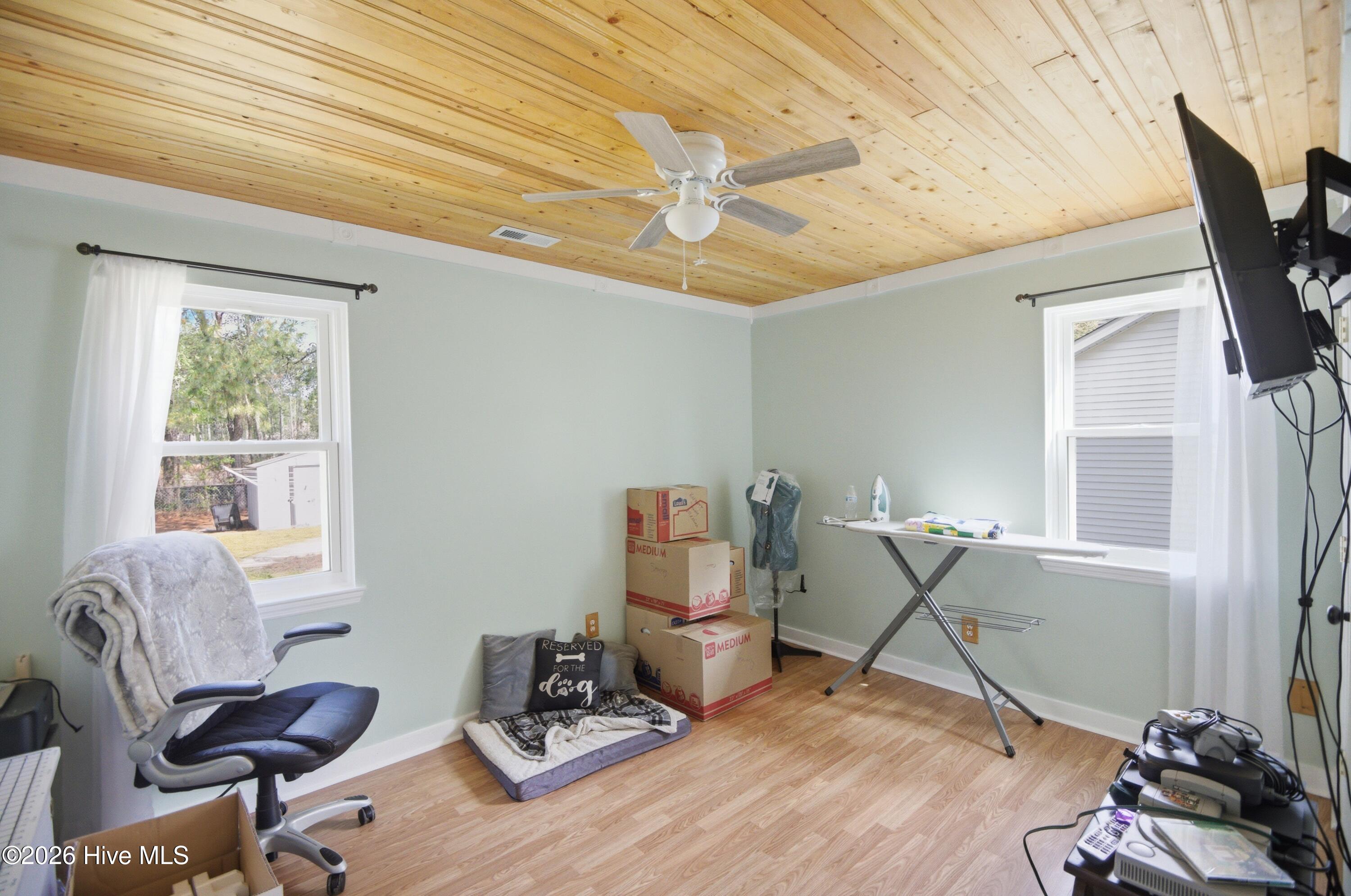 327 Running Road Jacksonville, NC 28546 - Photo 14 of 35 398A7195