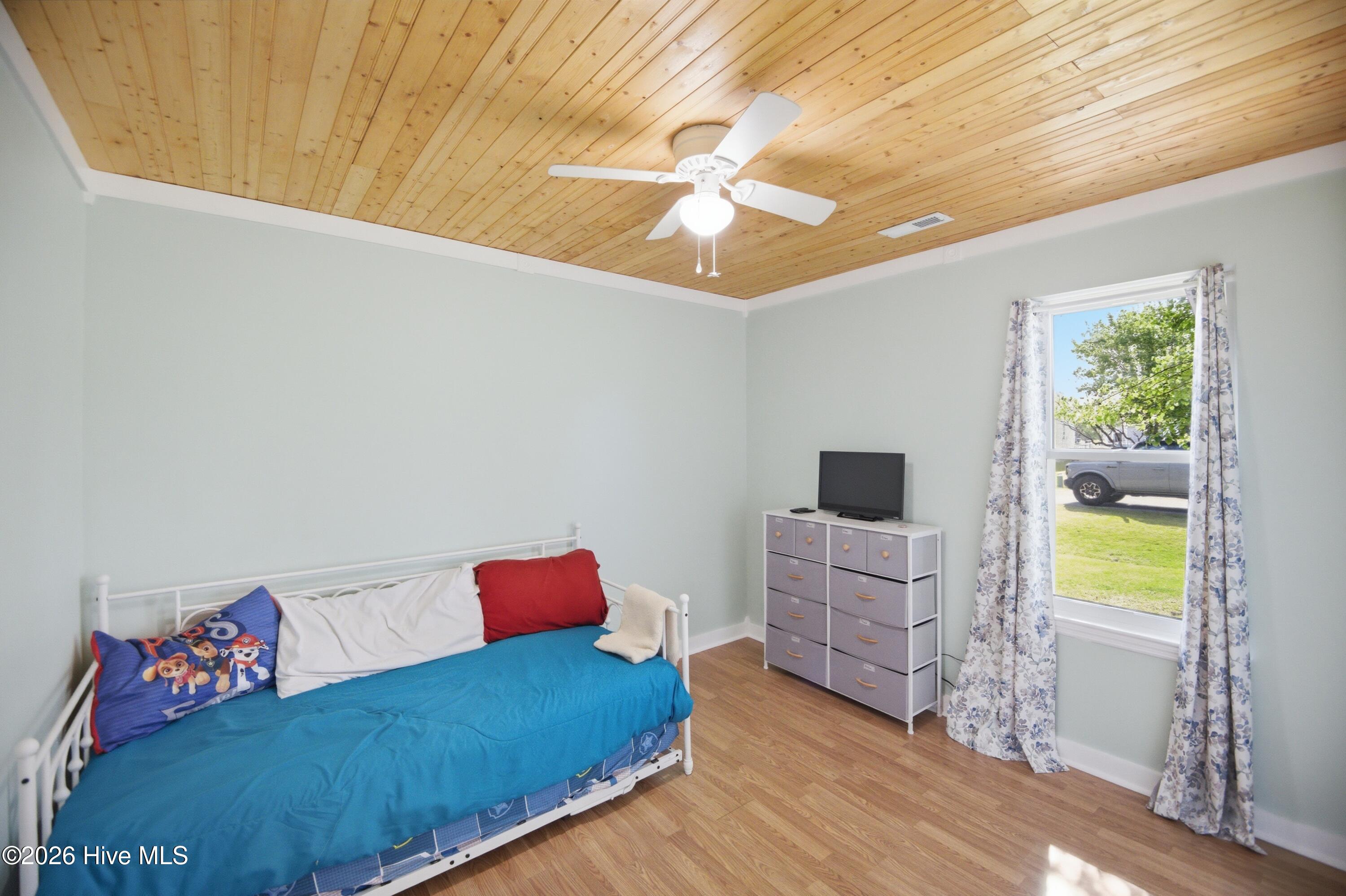 327 Running Road Jacksonville, NC 28546 - Photo 18 of 35 398A7230