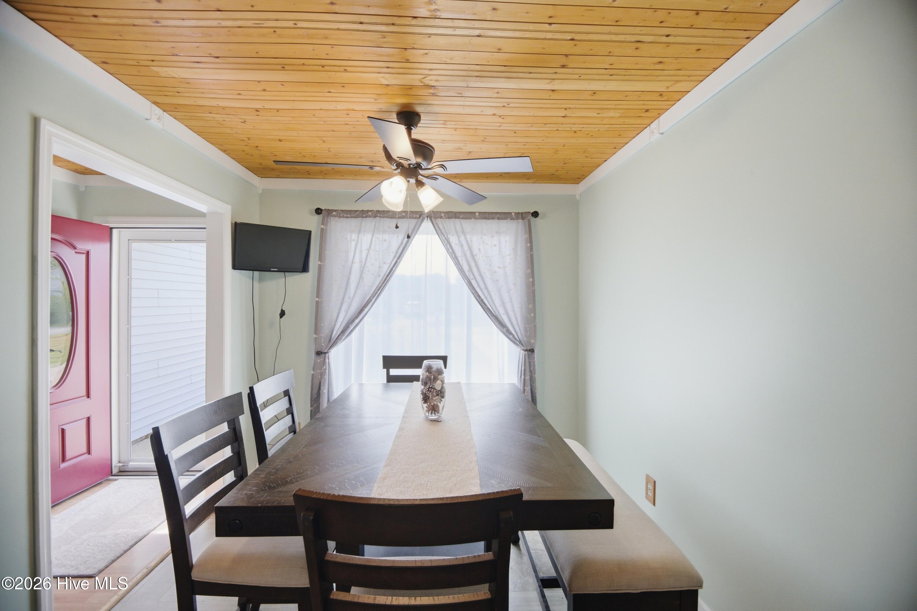 327 Running Road Jacksonville, NC 28546 - Photo 6 of 35 398A7110