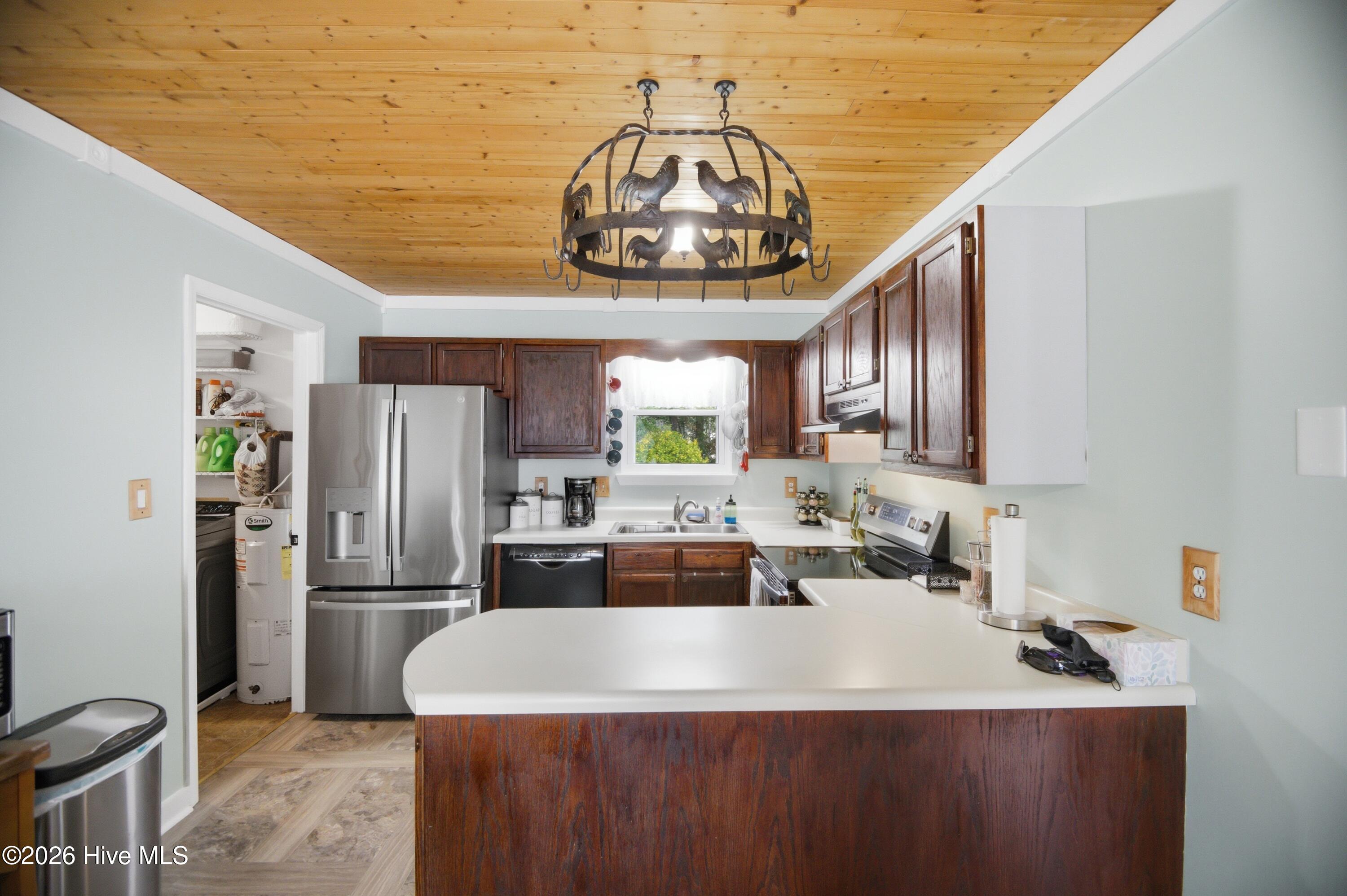 327 Running Road Jacksonville, NC 28546 - Photo 7 of 35 398A7120