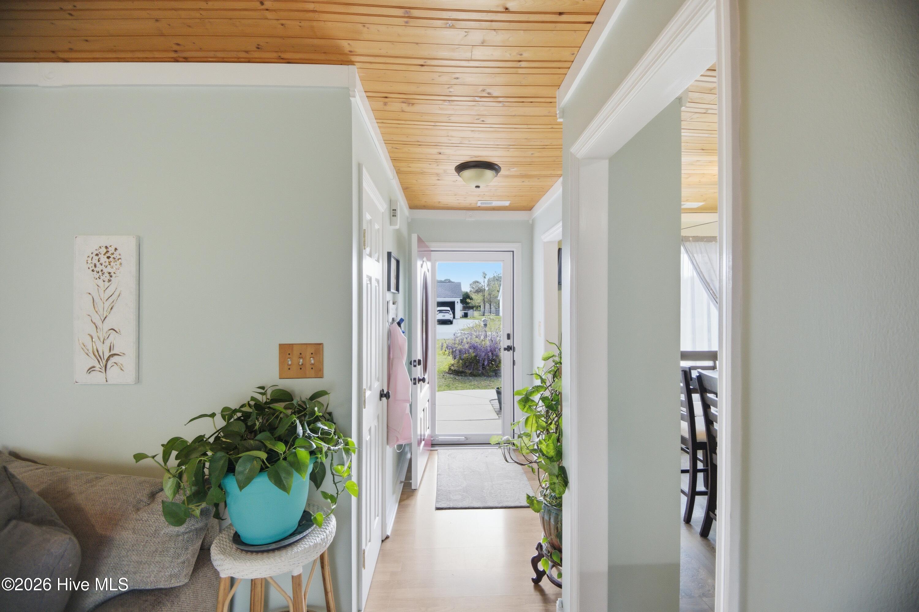 327 Running Road Jacksonville, NC 28546 - Photo 10 of 35 398A7155