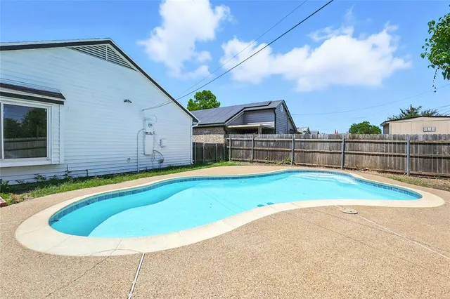 $320,000 | 2806 Game Lake Drive, Irving, TX 75060