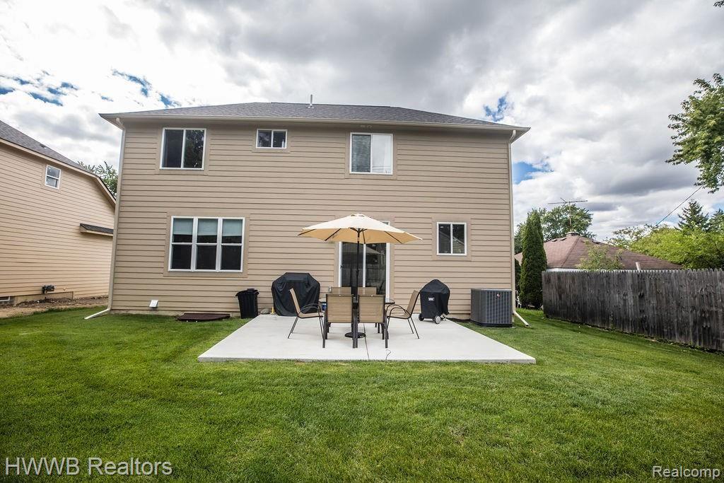 2719 Dearborn Avenue Rochester Hills, MI 48309 - Photo 2 of 2