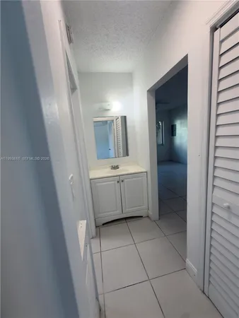 $1,800 | 2622 Northwest 24th Street, Unit 1A, Miami, FL 33142