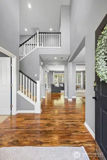 a view of an entryway of the house