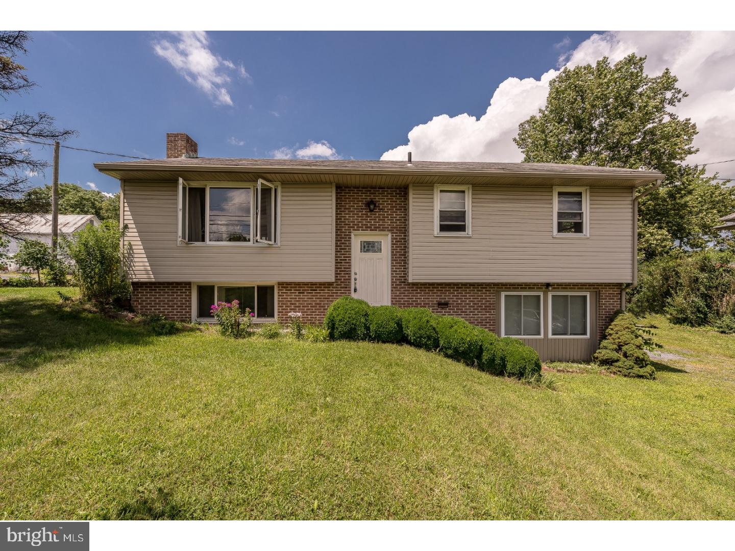 2670 North Reading Road Reinholds, PA 17569 - Photo 1 of 25
