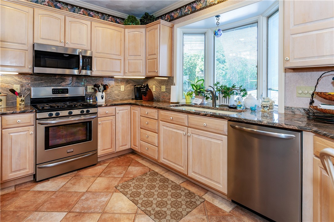 276 Bonnet Point Road Narragansett, RI 02882 - Photo 31 of 50