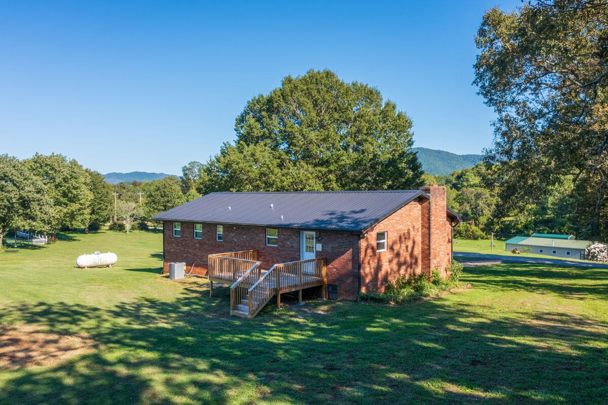 638 Chilhowee View Road Maryville, TN 37803 - Photo 28 of 39 Gallery Image 28