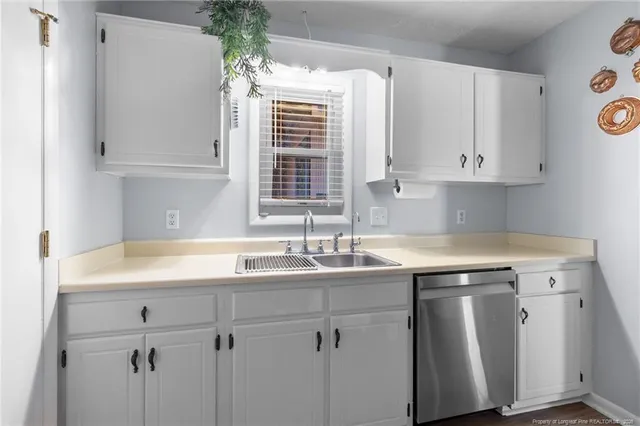 $259,900 | 1236 Bromley Drive, Fayetteville, NC 28303