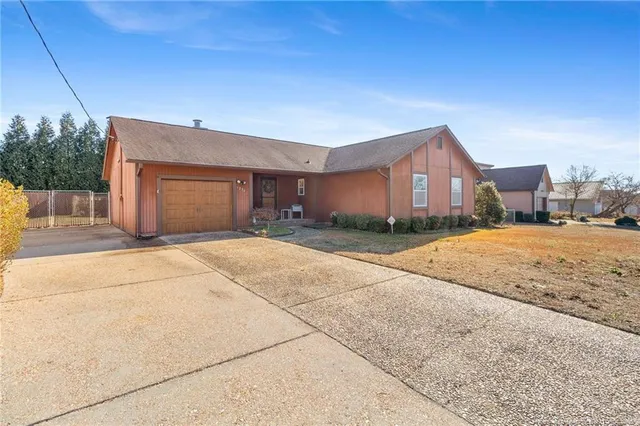 $259,900 | 1236 Bromley Drive, Fayetteville, NC 28303