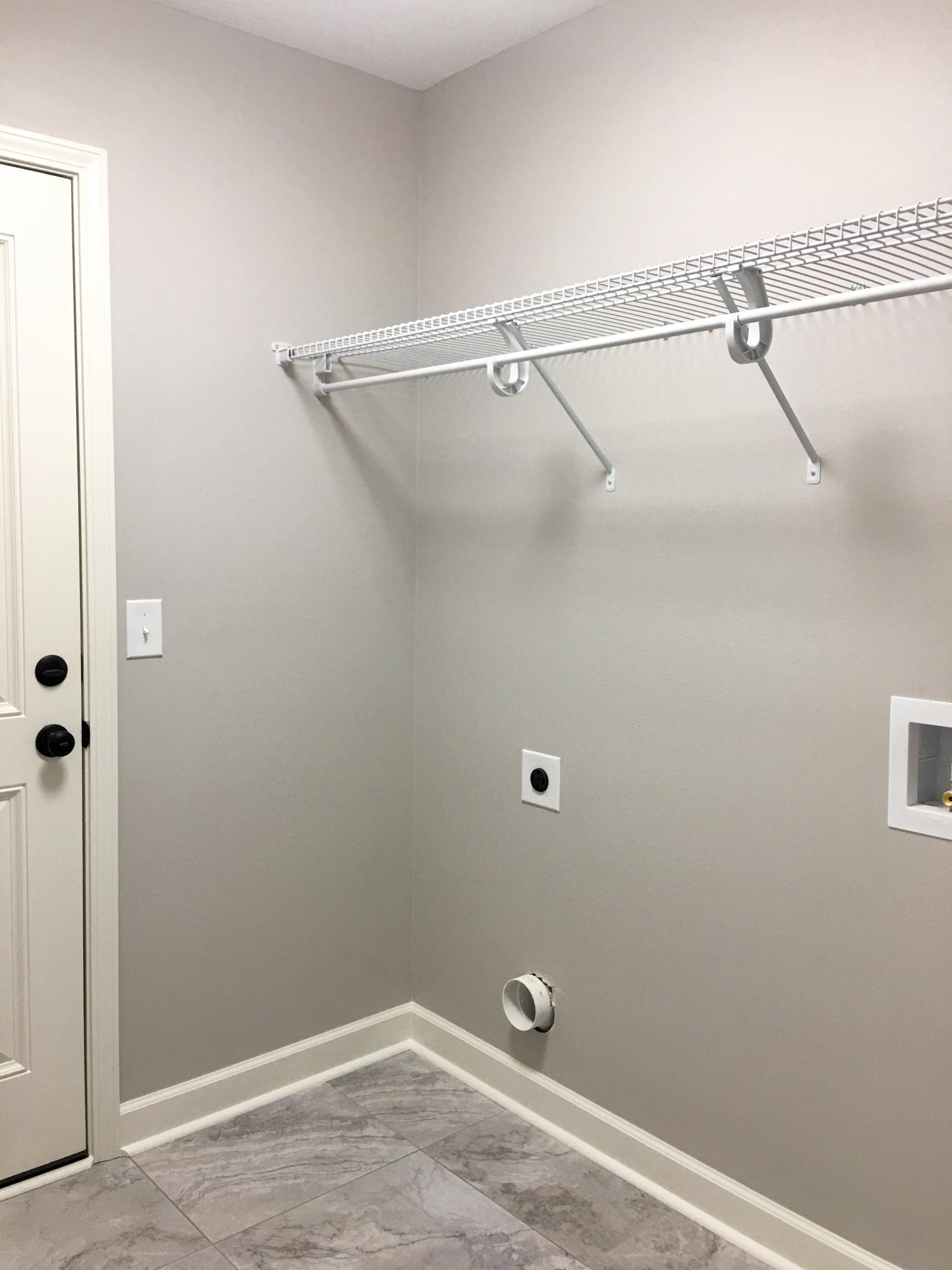 976 Valley Road Crestview, FL 32539 - Photo 10 of 26 a view of a small space