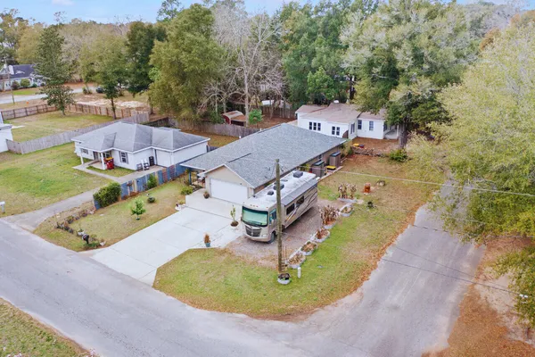 $284,900 | 276 East Elm Avenue, Crestview, FL 32536