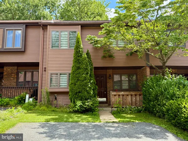 $2,300 | 5545 Doral Drive, Wilmington, DE 19808