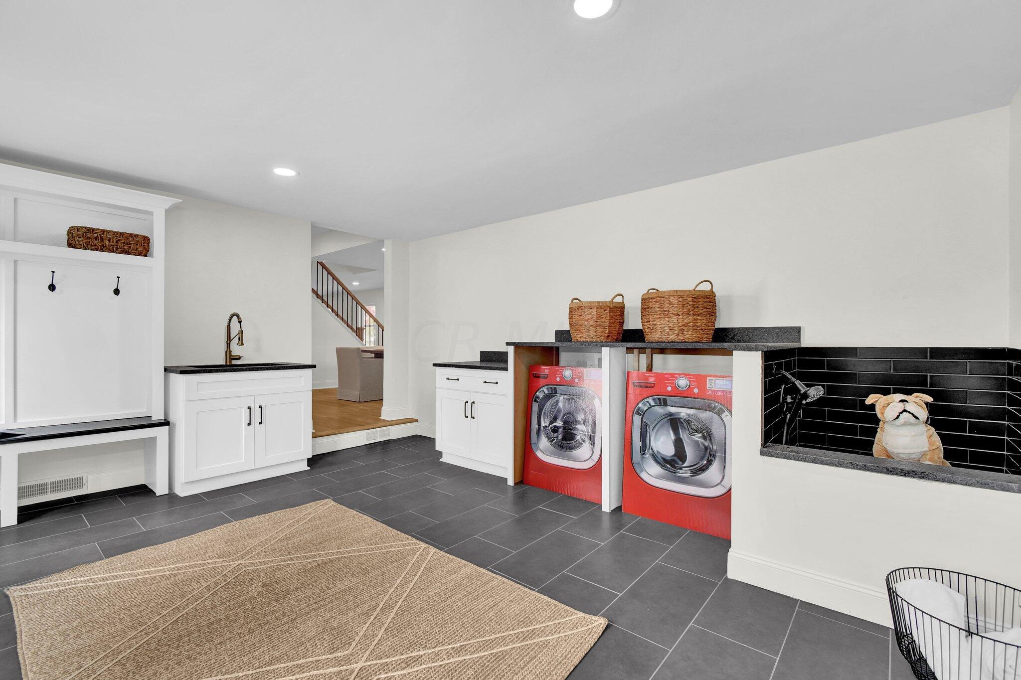 2575 Kent Road Upper Arlington, OH 43221 - Photo 32 of 91 Mudroom / Laundry