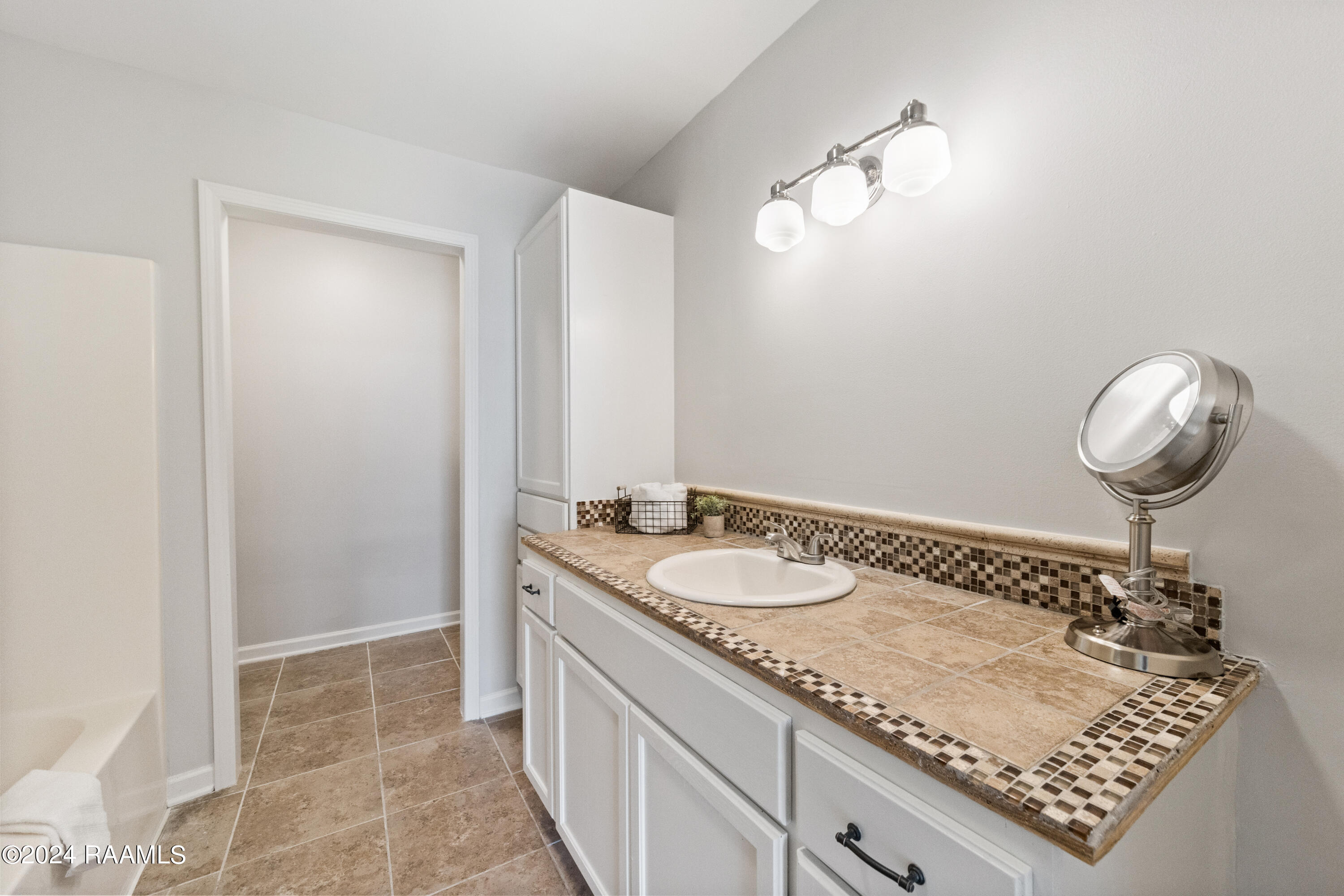 4706 Eraste Hebert Road New Iberia, LA 70560 - Photo 12 of 24 Gallery Image 12