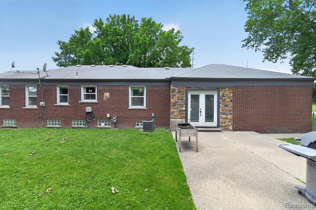 1215 Goddard Road Wyandotte, MI 48192 - Photo 10 of 49