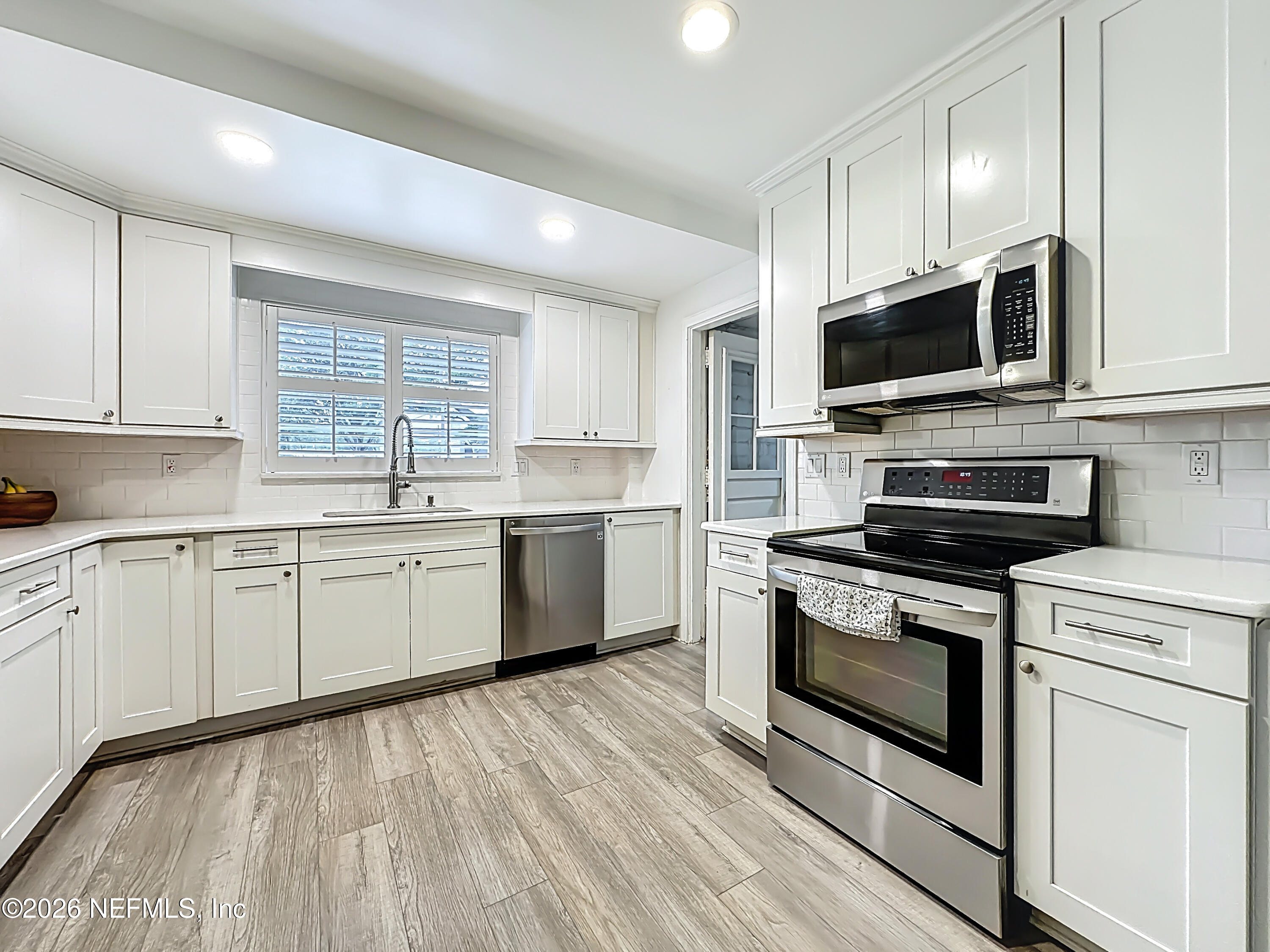 5553 Salerno Road Jacksonville, FL 32244 - Photo 21 of 42 Kitchen