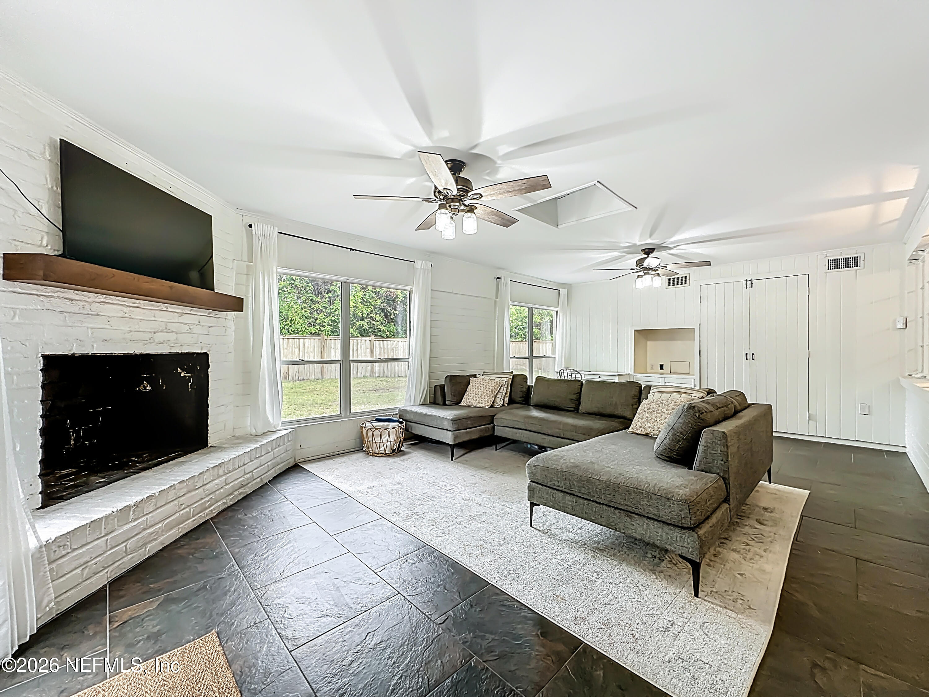 5553 Salerno Road Jacksonville, FL 32244 - Photo 5 of 42 Family Room