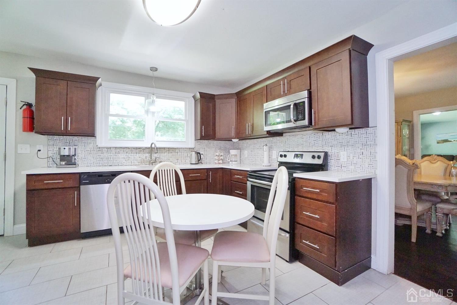 149 Dutch Road East Brunswick, NJ 08816 - Photo 7 of 39 Gallery Image 7