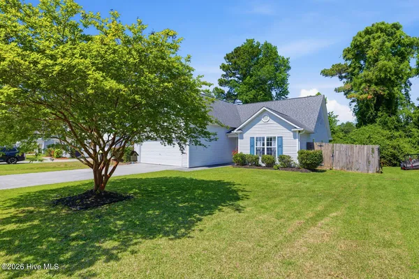 $299,900 | 110 Tanbark Drive, Jacksonville, NC 28546