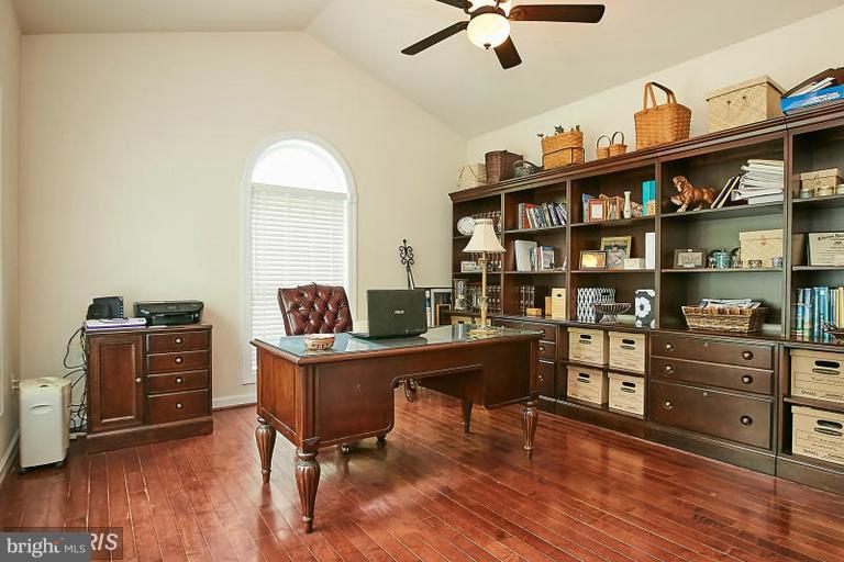 11370 French Road Lorton, VA 22079 - Photo 4 of 20 Interior (General)