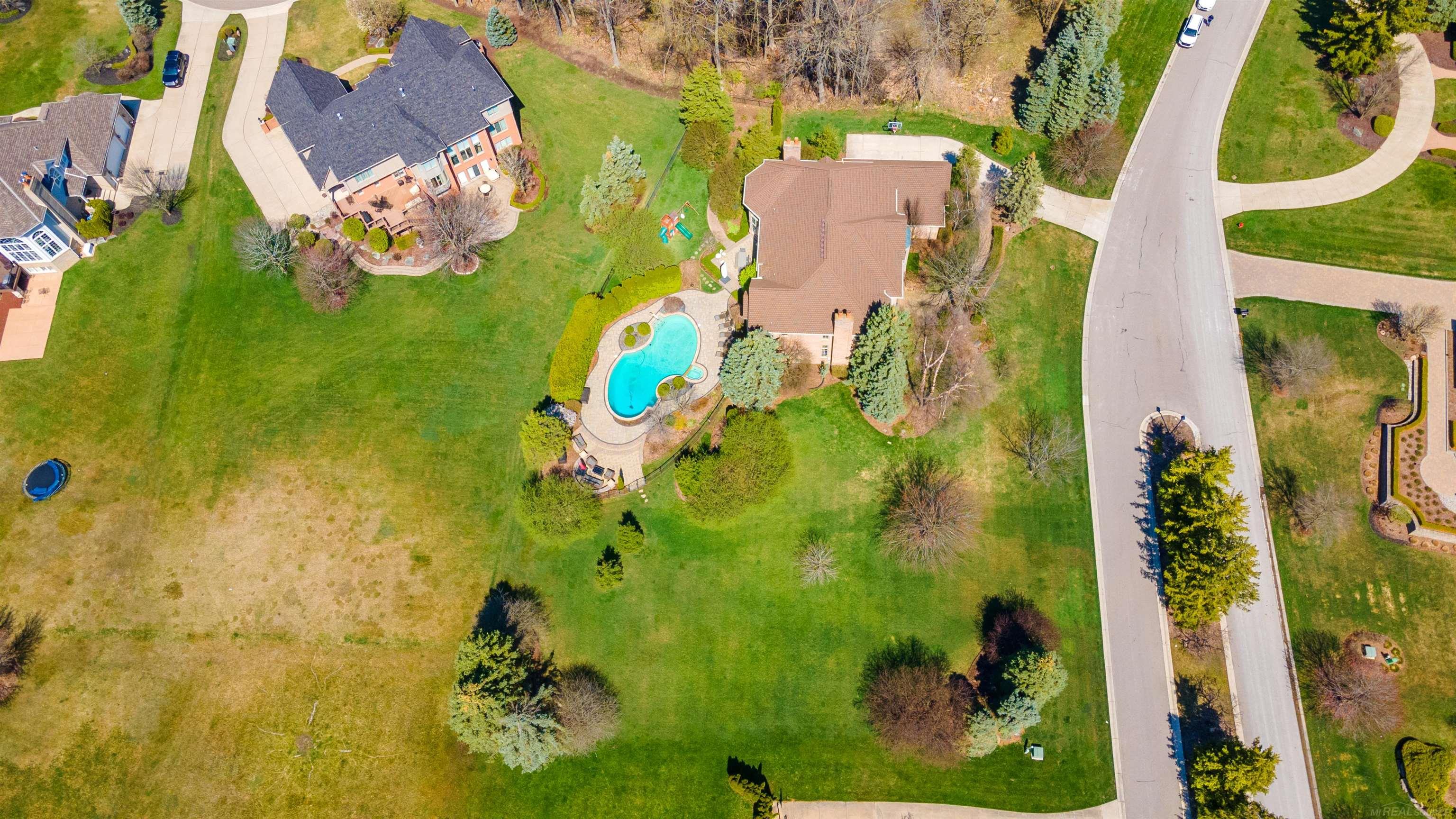 5714 Carrollton Court Rochester, MI 48306 - Photo 83 of 83 50138827-ccb1cba2-900c-4eb8-8e6c-afd608b60b91.JPG
