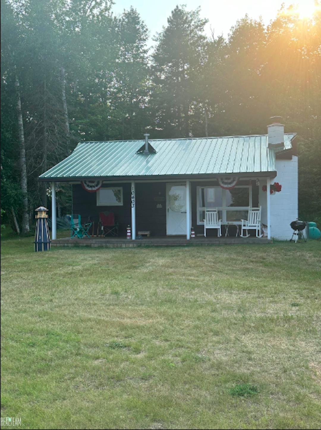 10403 North Whitefish Point Road Paradise, MI 49768 - Photo 18 of 18 50151260-cad63aa9-1a53-4e0d-a349-f2a4286ecc38.JPG