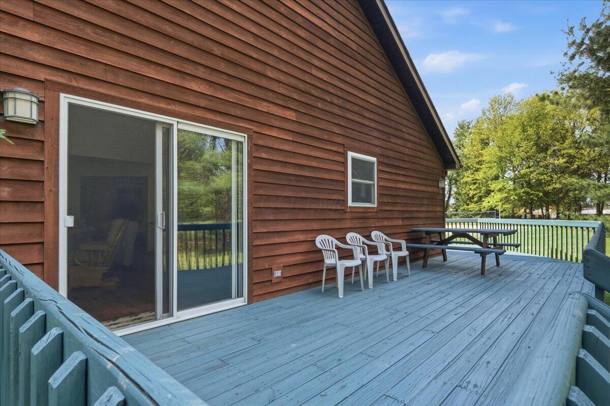 15463 Glen Road Mount Vernon, OH 43050 - Photo 8 of 45 Sip your drink of choice on this deck.