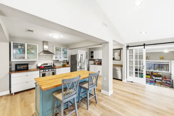 $3,750 | 7210 Towering Oaks Drive, Austin, TX 78745