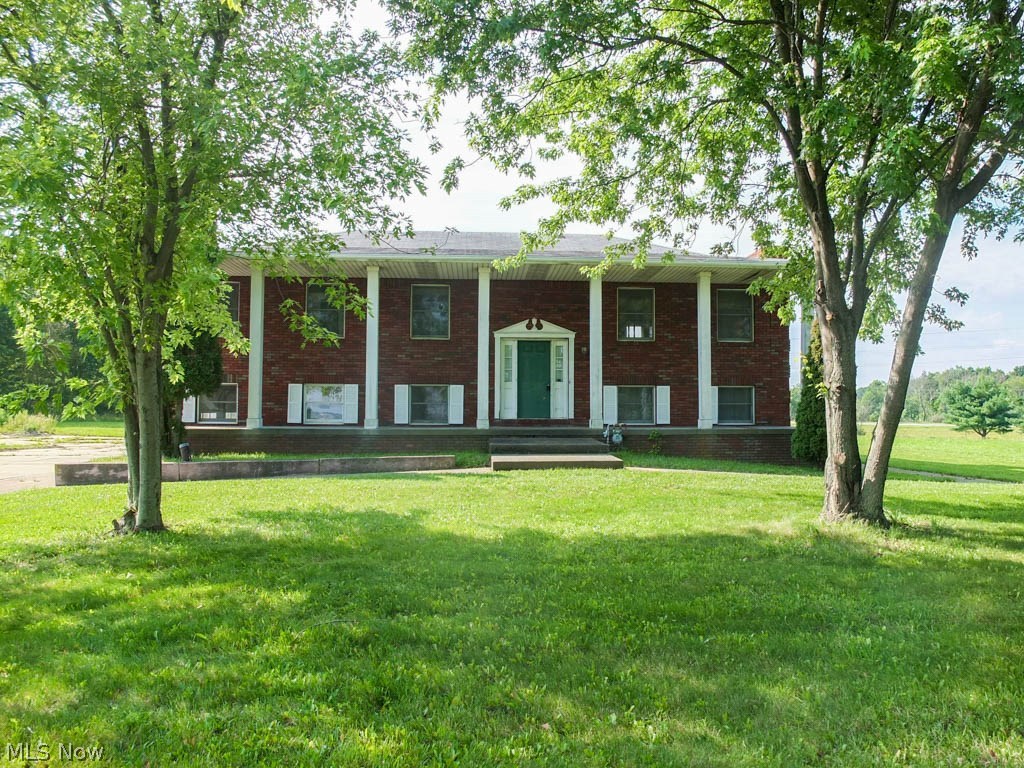 3 bedroom, 2.5 bath all brick home on 3 acres!