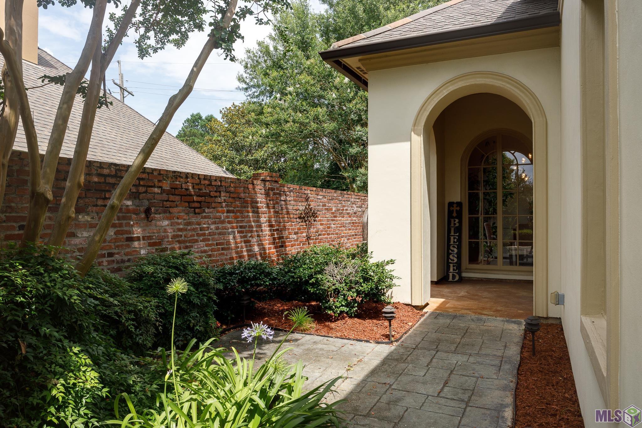 1706 Foxton Court Baton Rouge, LA 70815 - Photo 2 of 19