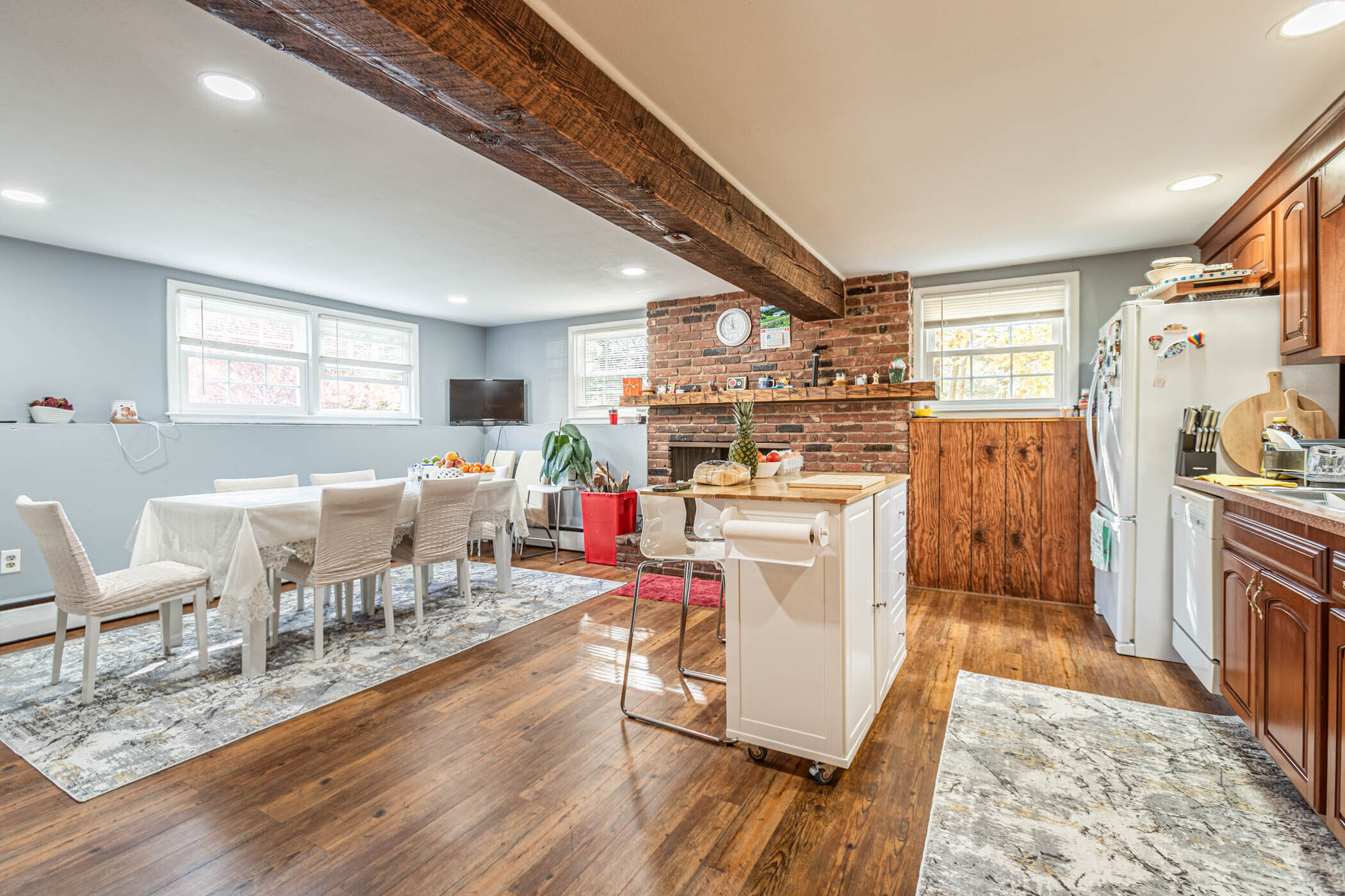 91 Goebel Road Hamden, CT 06514 - Photo 12 of 39 a living room with furniture appliances and wooden floor