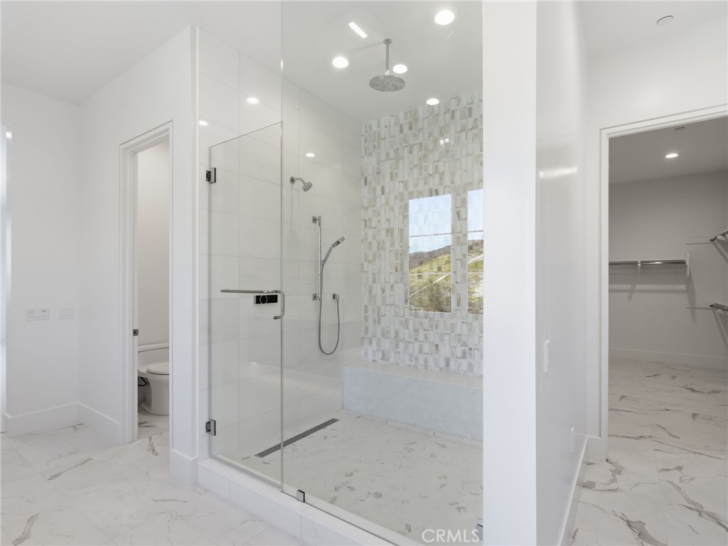 454 Ridgecrest Irvine, CA 92602 - Photo 23 of 46 Primary Bathroom